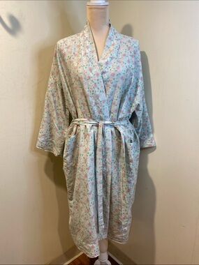 Jim Thompson Pastel Floral  - Soft Mint & Peach Silk Vintage Robe